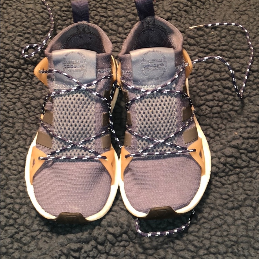 Adidas Arkyn sneakers
